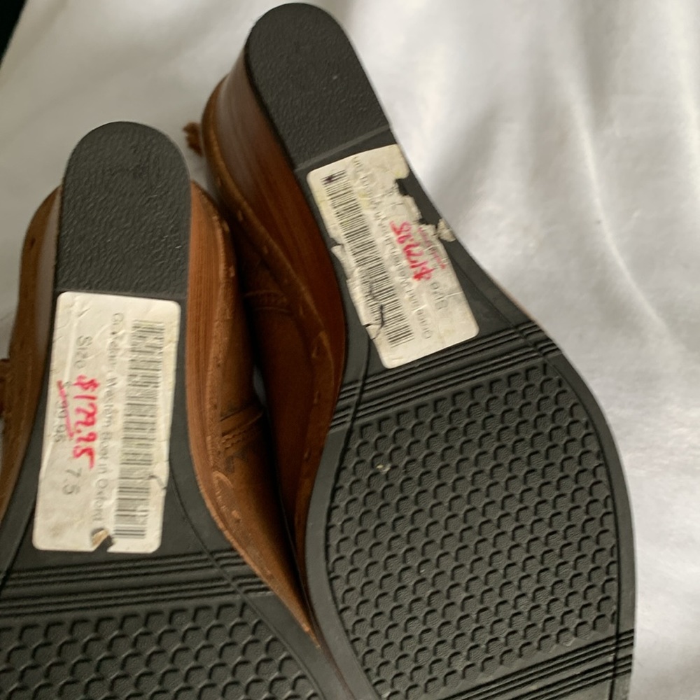 Ariat - Picture 6 of 9